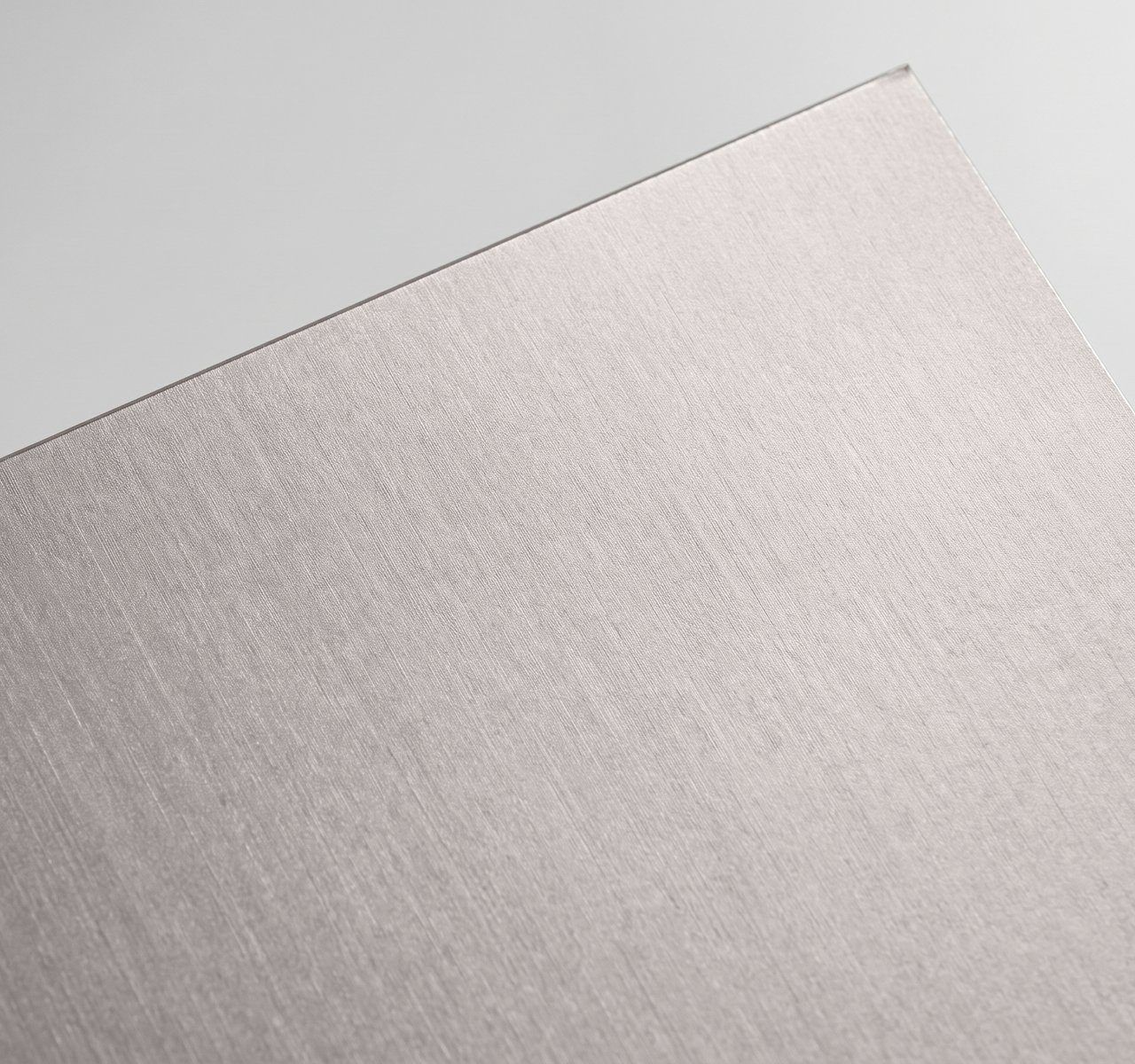 Gmund 925 Light Silver 1 sided, Light Silver 1 sided, Silver metallic faces from brushed-aluminium smooth to coarse silver pigment; some two-sided paper swatch