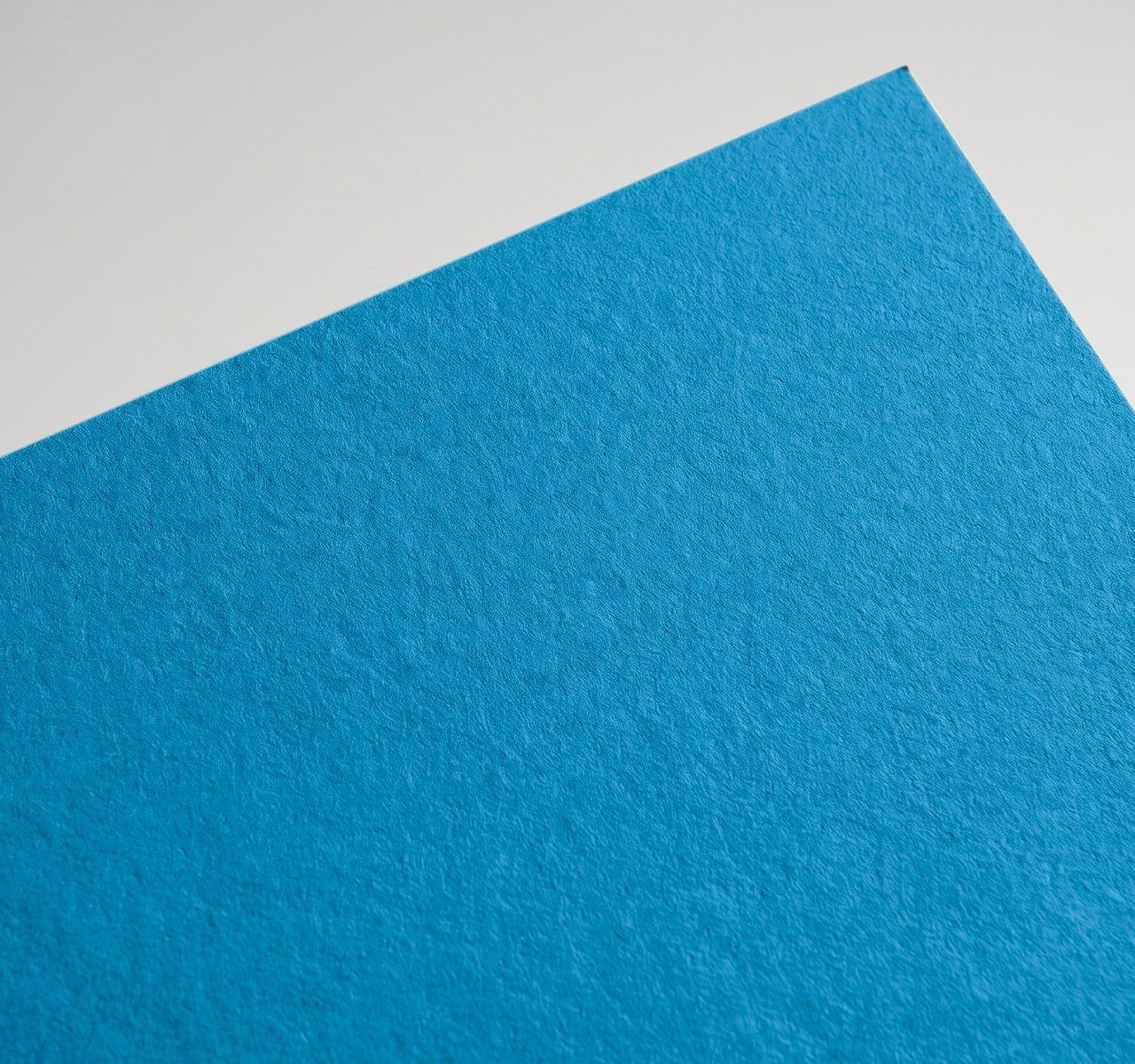 Gmund Colors Matt Matt 34, Matt 34, Through-dyed uncoated matt with a fine felt texture paper swatch