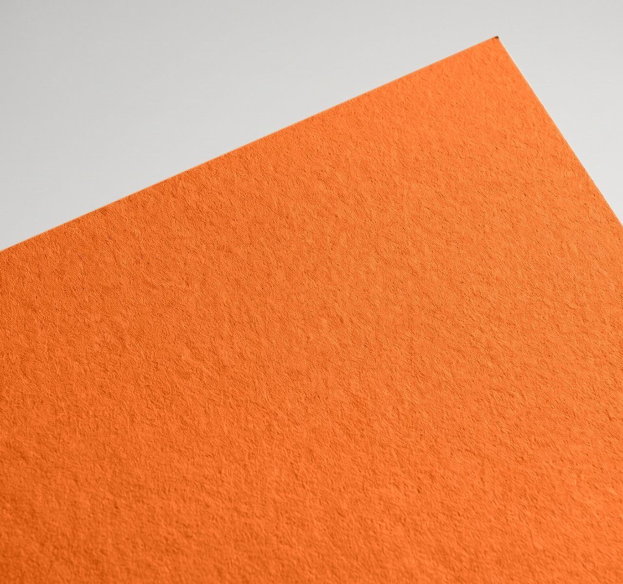 Gmund Colors Matt Matt 35, Matt 35, Through-dyed uncoated matt with a fine felt texture paper swatch