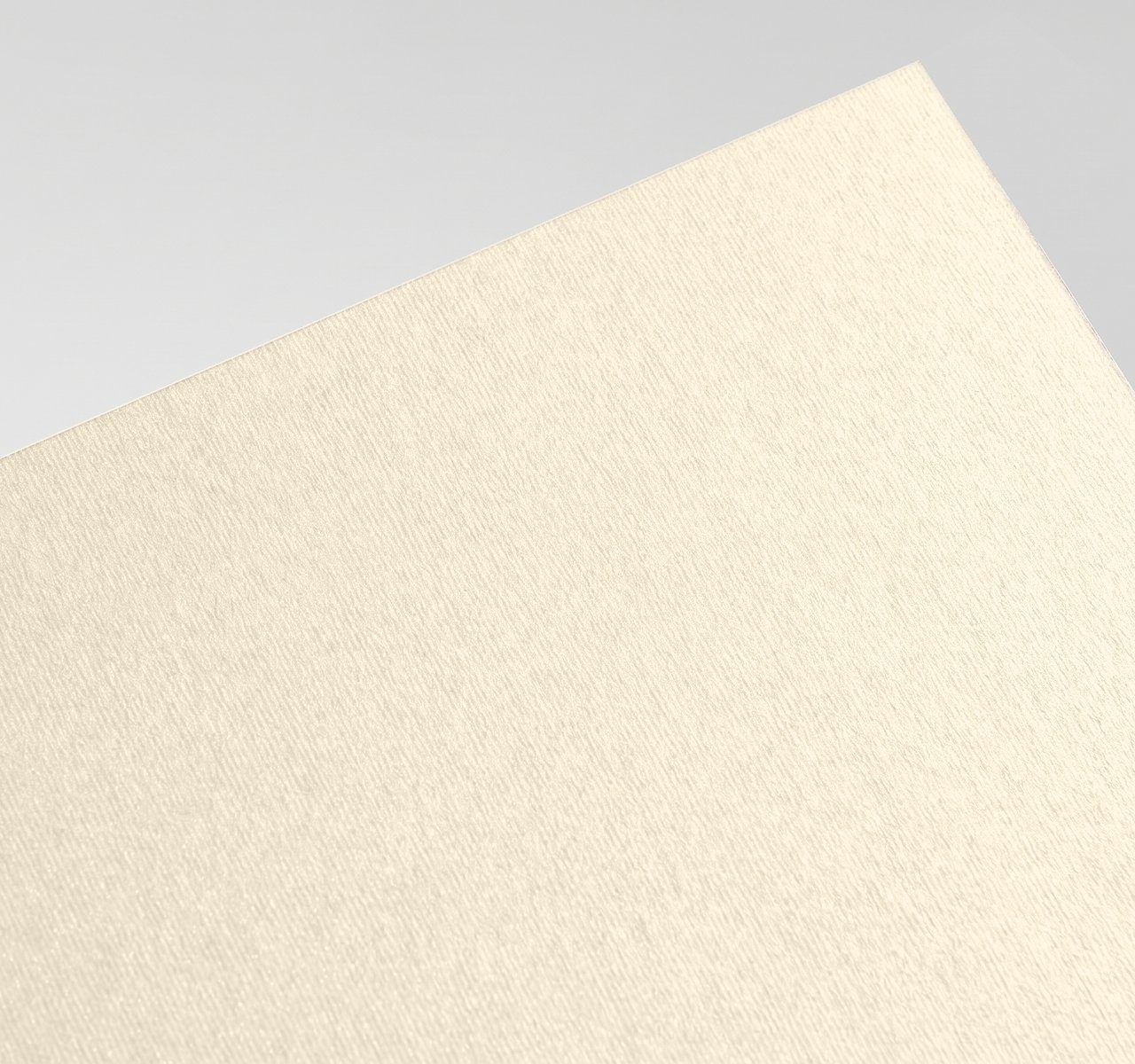Gmund Colors Metallic Metallic 07, Metallic 07, High-pigment metallic/pearl face with a fine embossed structure; reflective and three-dimensional paper swatch