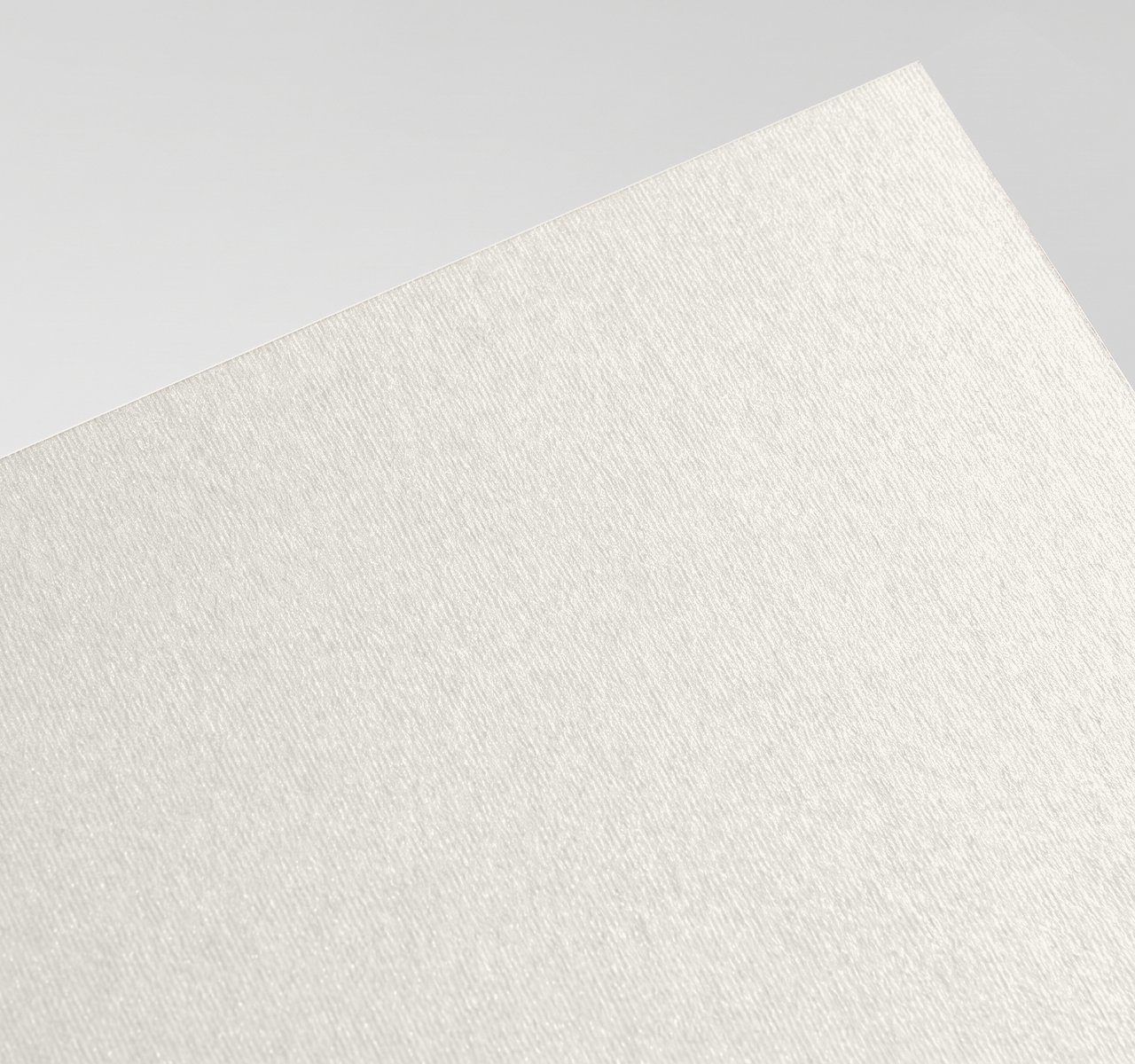 Gmund Colors Metallic Metallic 49, Metallic 49, High-pigment metallic/pearl face with a fine embossed structure; reflective and three-dimensional paper swatch