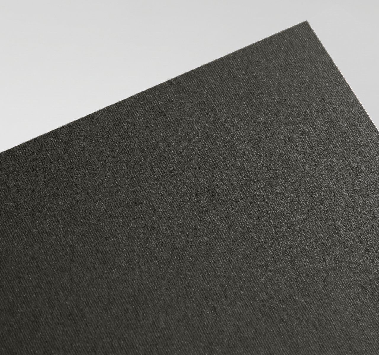 Gmund Colors Metallic Metallic 57, Metallic 57, High-pigment metallic/pearl face with a fine embossed structure; reflective and three-dimensional paper swatch