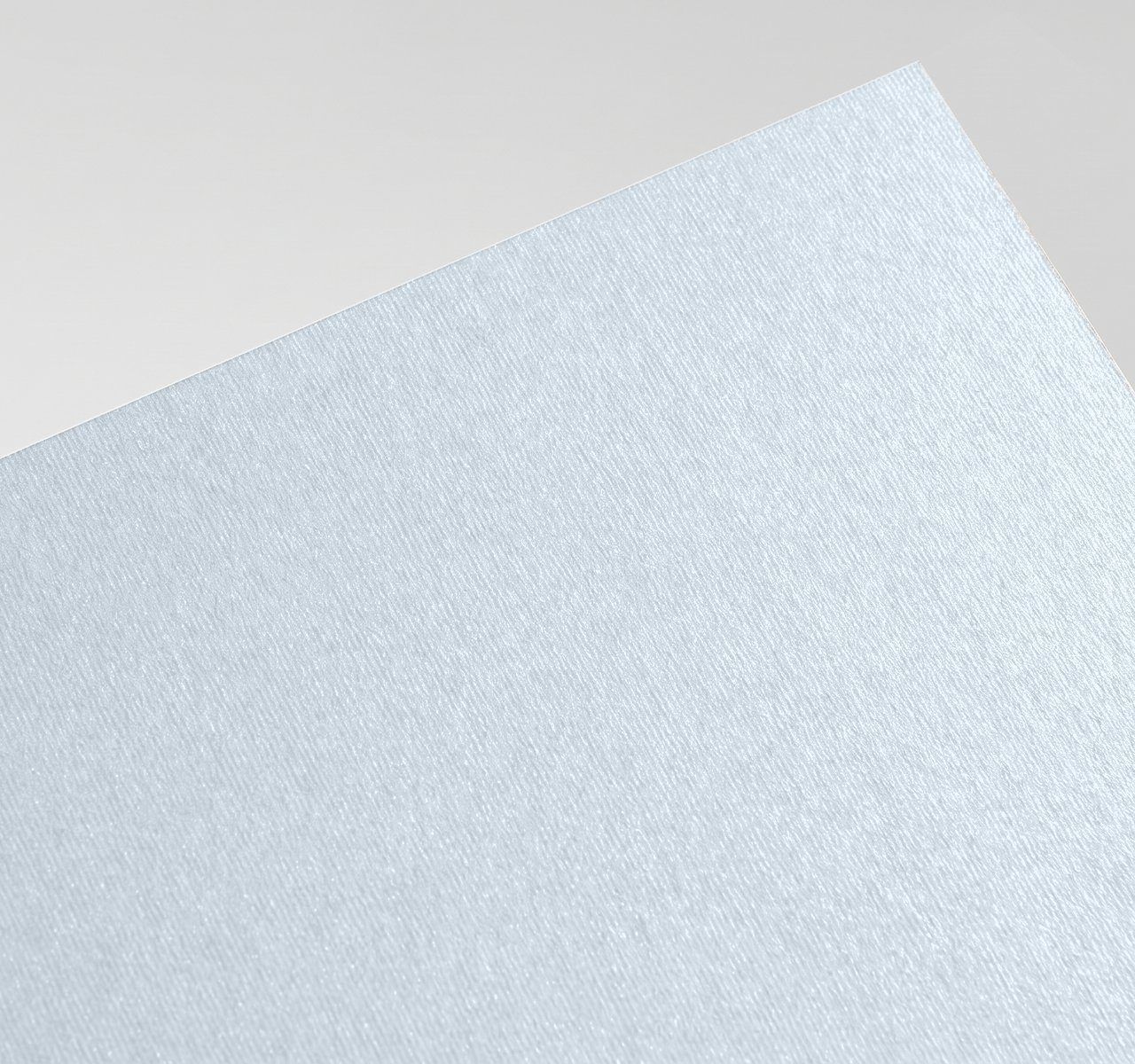 Gmund Colors Metallic Metallic 62, Metallic 62, High-pigment metallic/pearl face with a fine embossed structure; reflective and three-dimensional paper swatch