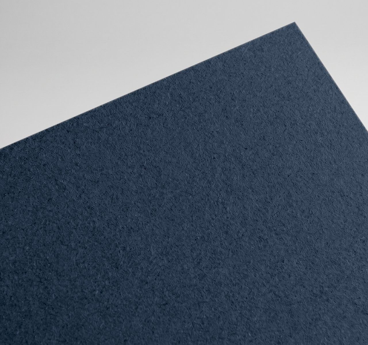 Gmund Les Naturals BleuNuit, BleuNuit, Rough, toothy recycled board with natural multicoloured inclusions paper swatch