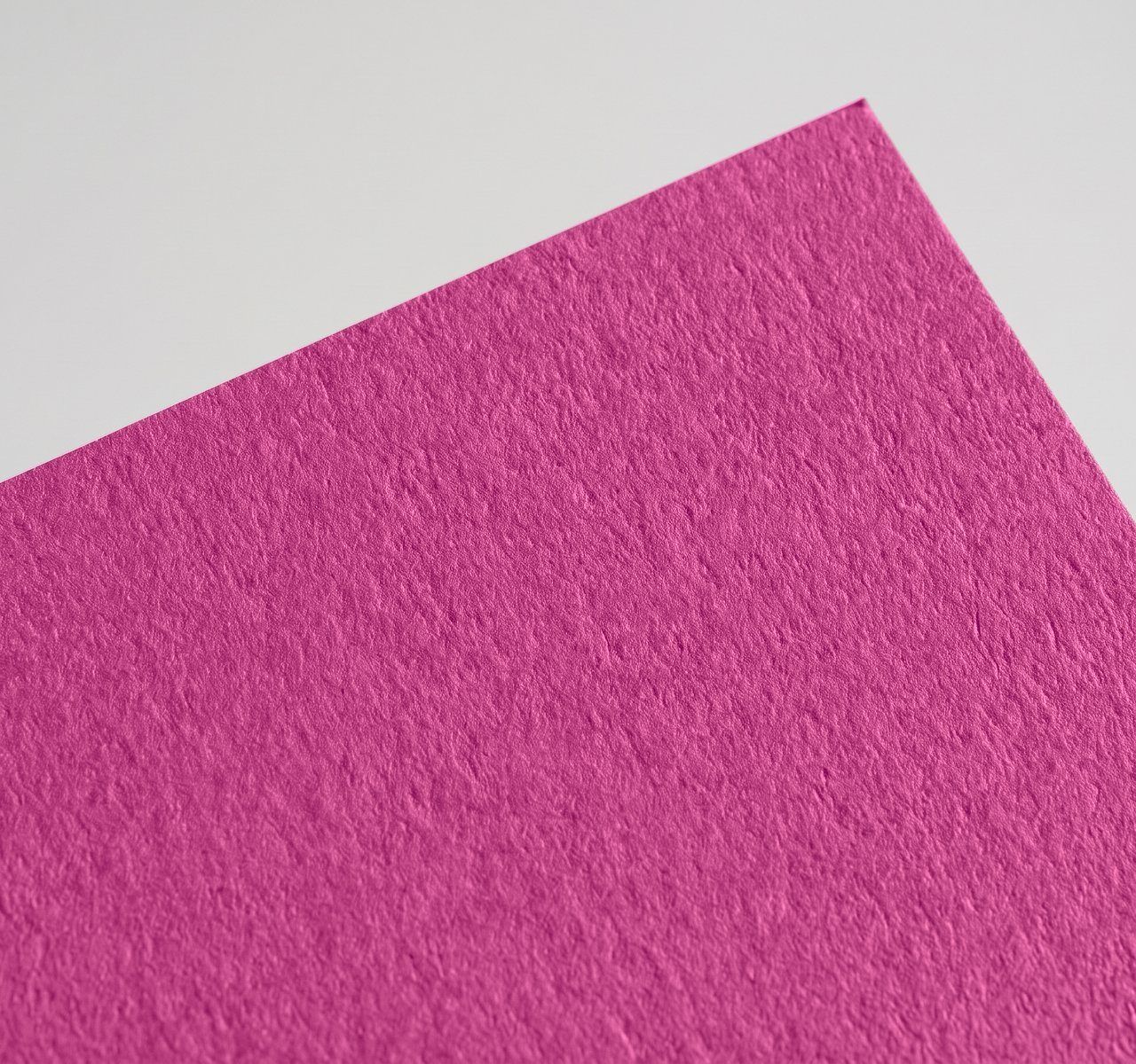 Sirio Color Rough Sangria, Sangria, rough, high-bulk uncoated, pulp-dyed paper swatch