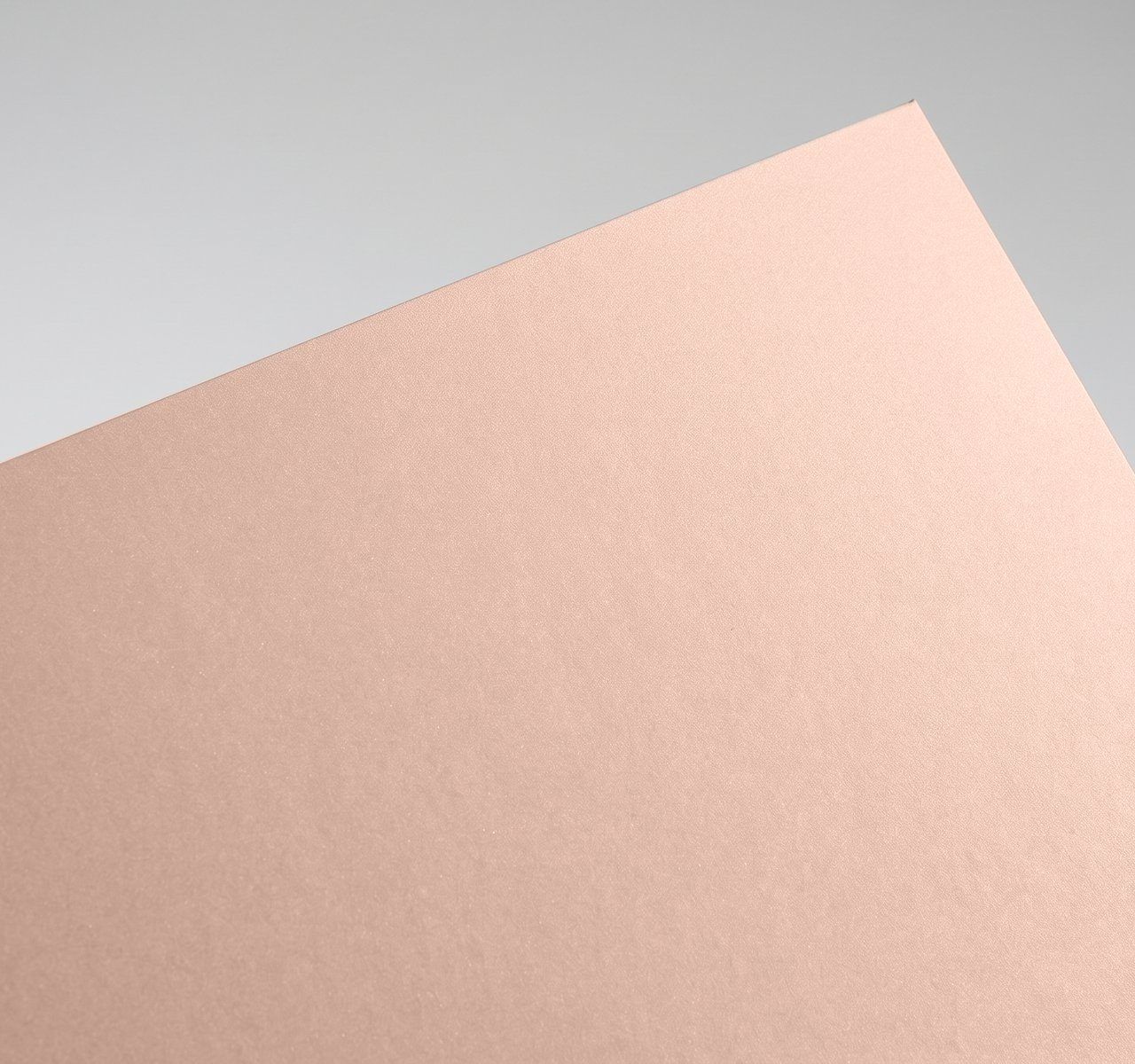Sirio Pearl Misty Rose, Misty Rose, pearlescent coating on both sides (110 gsm one side) over pulp-dyed base paper swatch